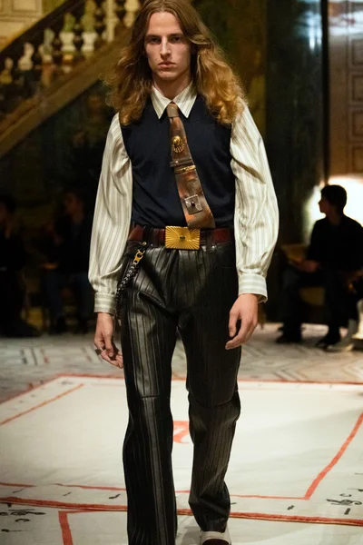 Look 40